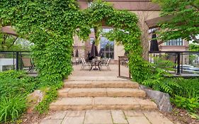 Best Western Plus Perth Parkside Inn & Spa